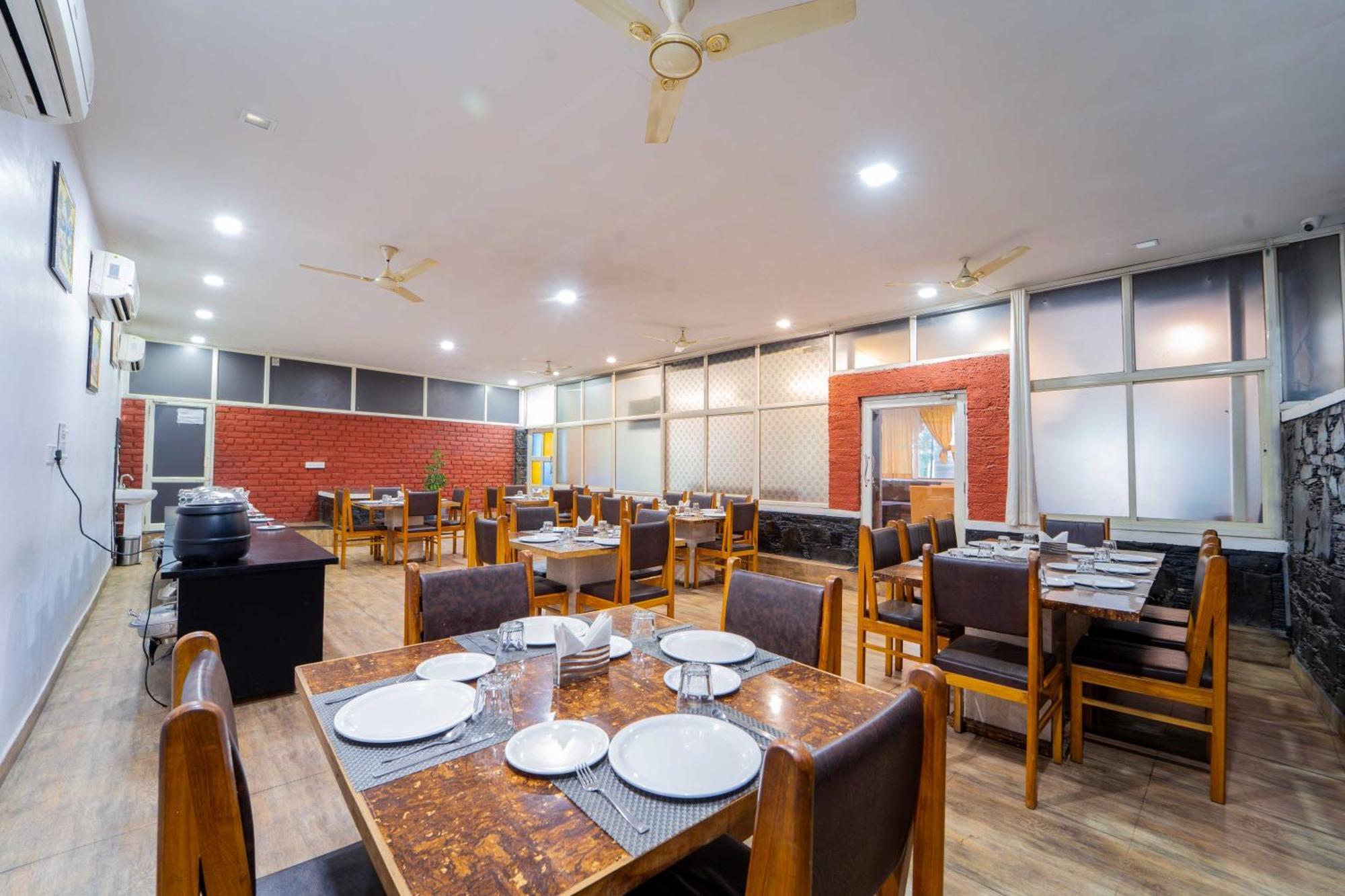 Treebo The Aravali Getaway Hotel Udaipur Ngoại thất bức ảnh