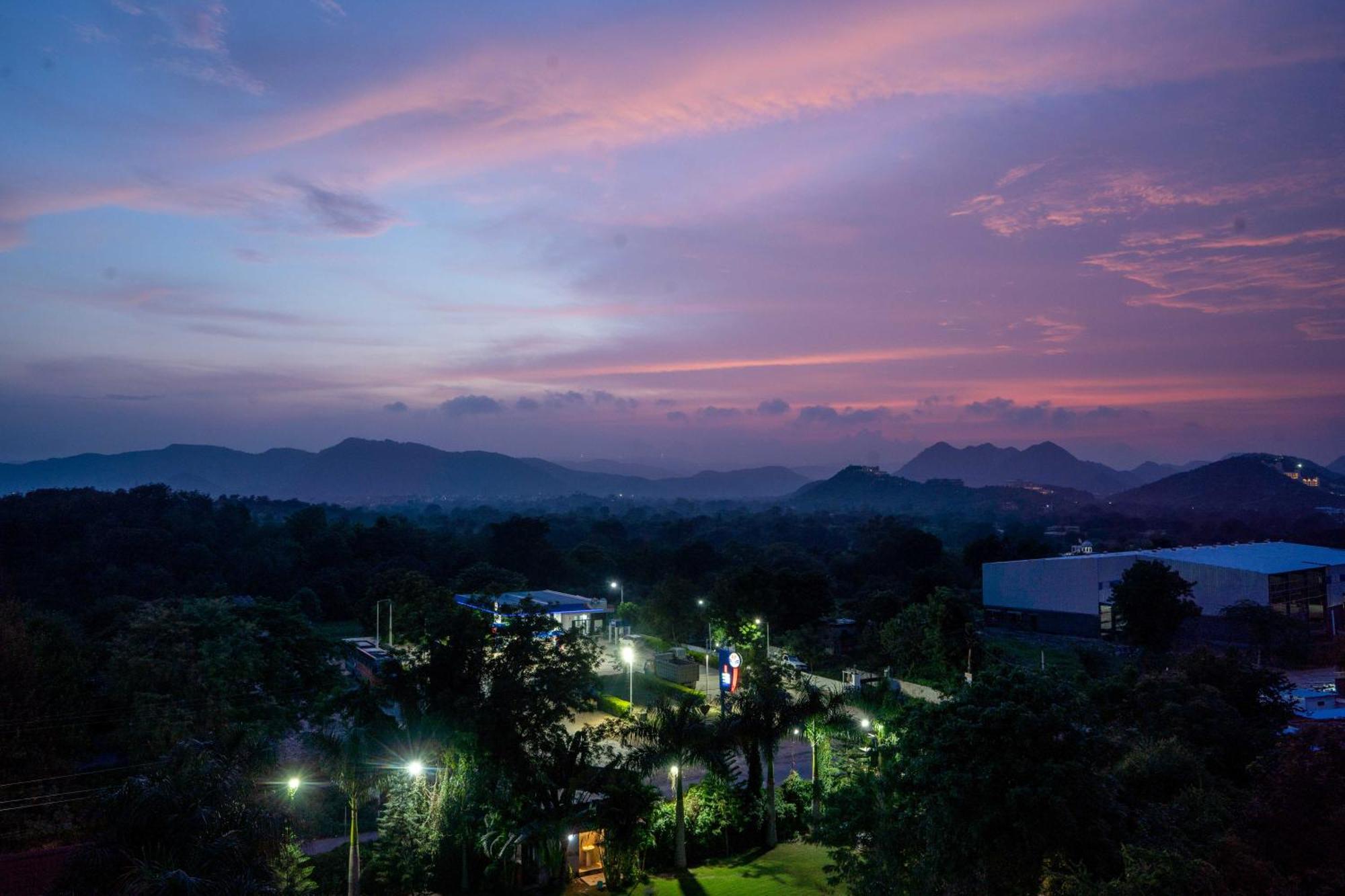 Treebo The Aravali Getaway Hotel Udaipur Ngoại thất bức ảnh